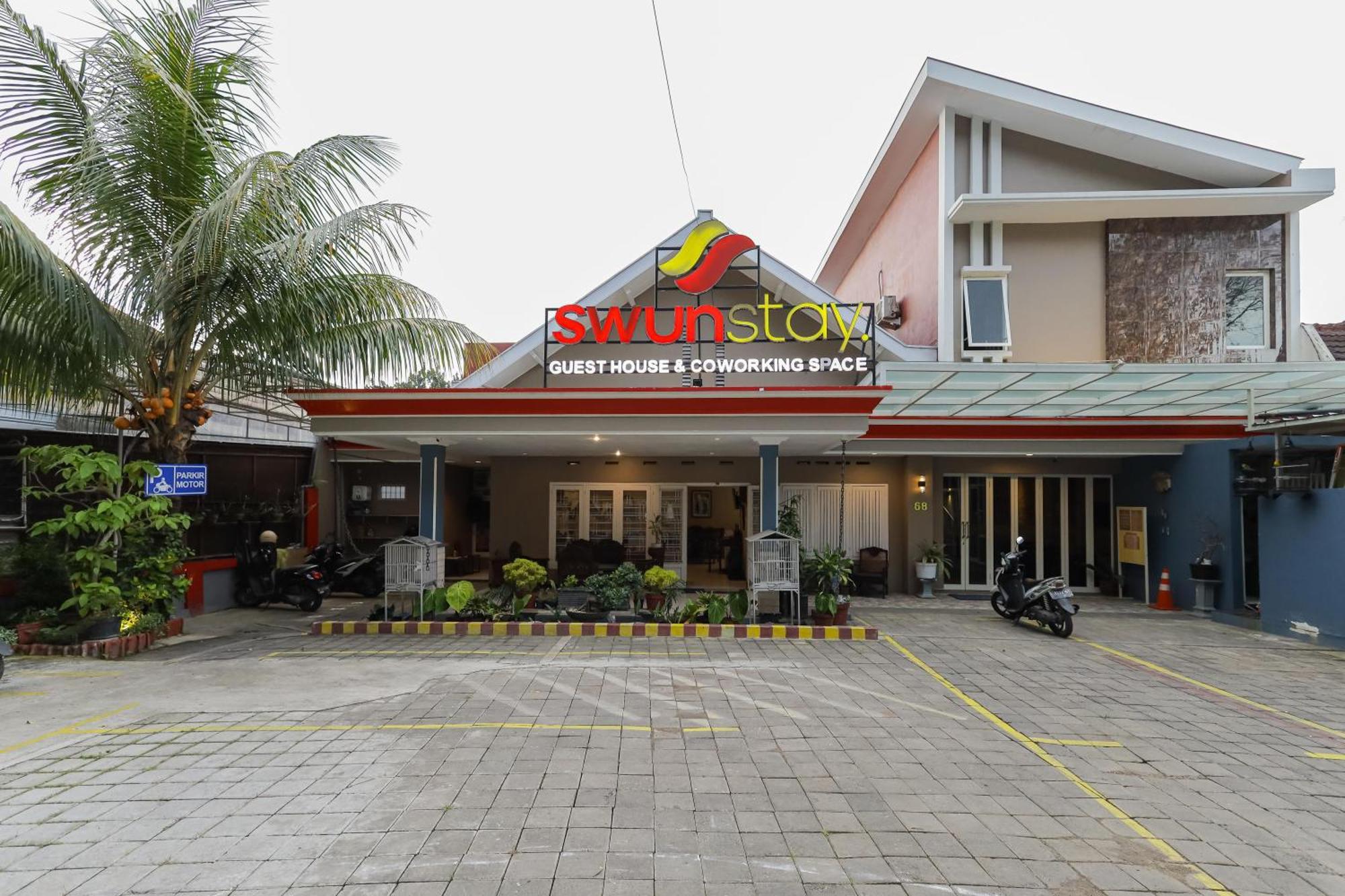 Reddoorz Plus At Swun Stay Raya Langsep Malang Esterno foto