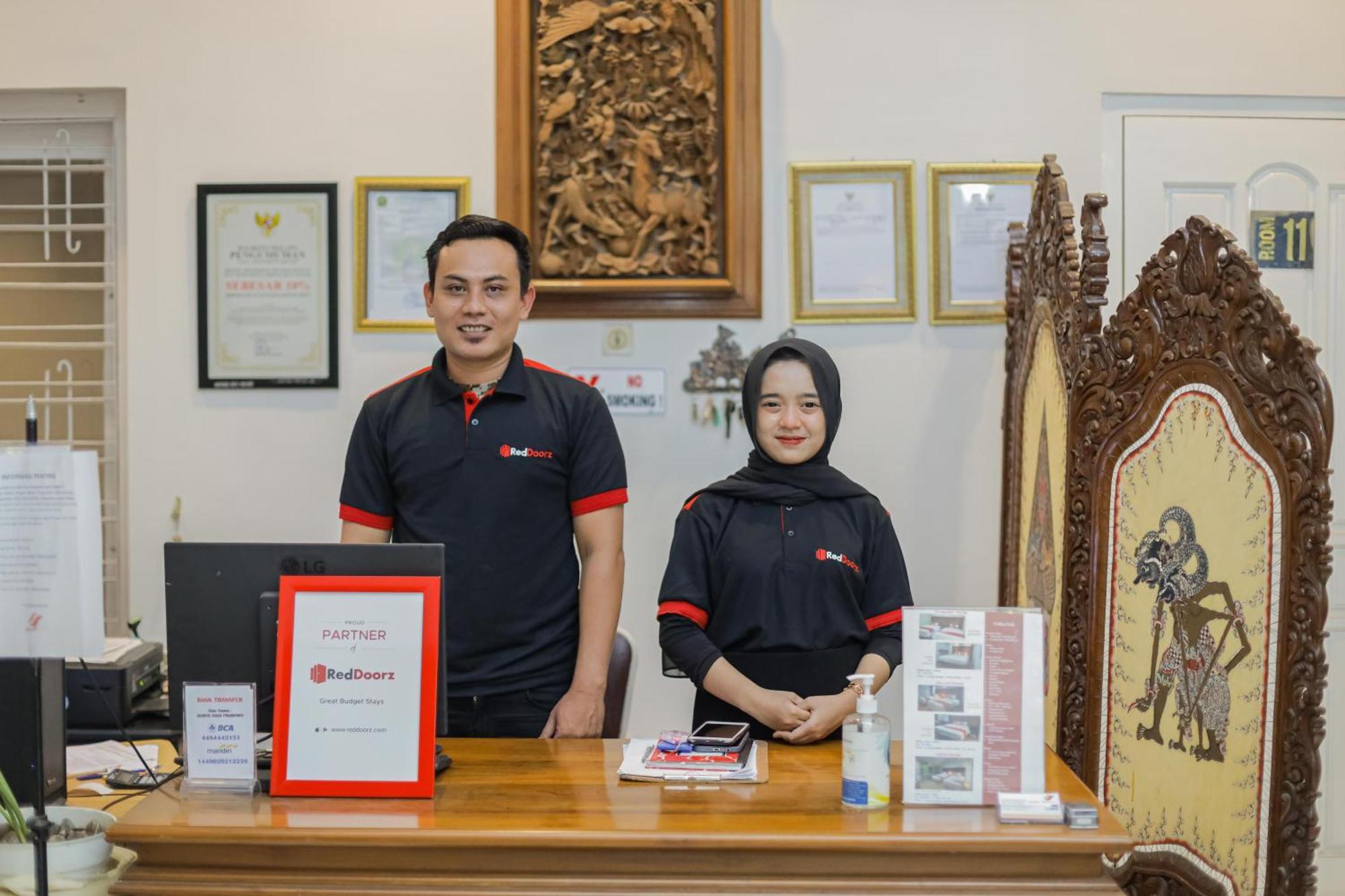 Reddoorz Plus At Swun Stay Raya Langsep Malang Esterno foto