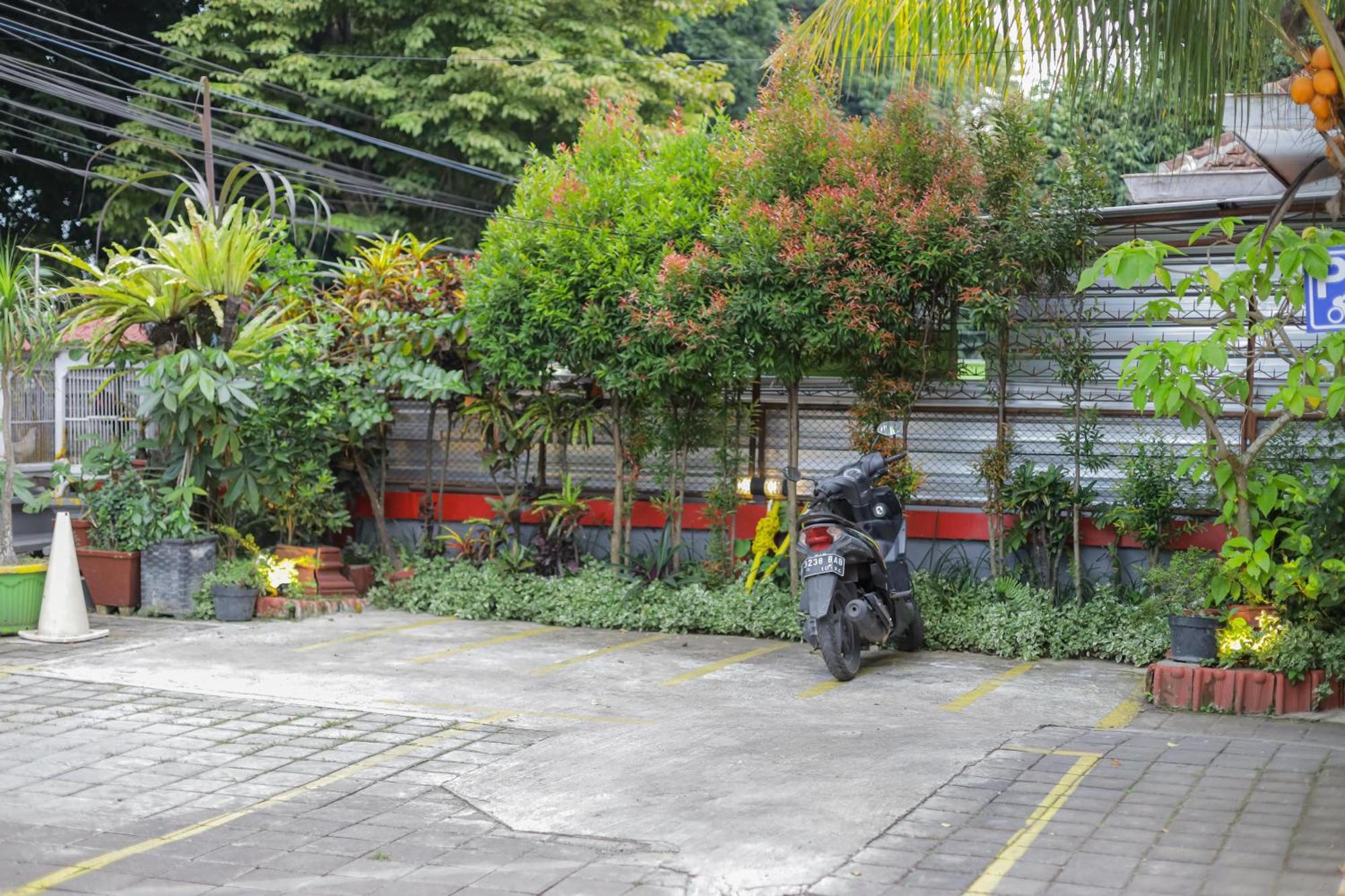 Reddoorz Plus At Swun Stay Raya Langsep Malang Esterno foto