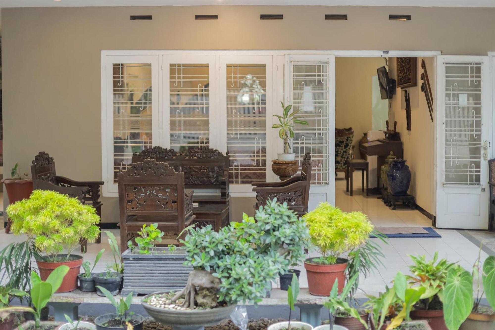Reddoorz Plus At Swun Stay Raya Langsep Malang Esterno foto