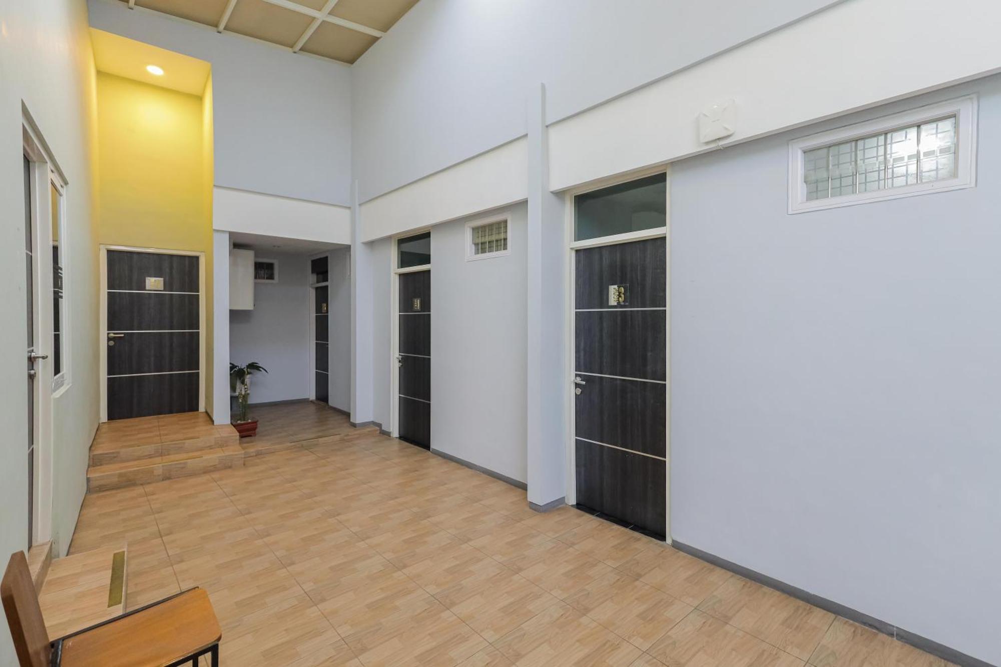 Reddoorz Plus At Swun Stay Raya Langsep Malang Esterno foto