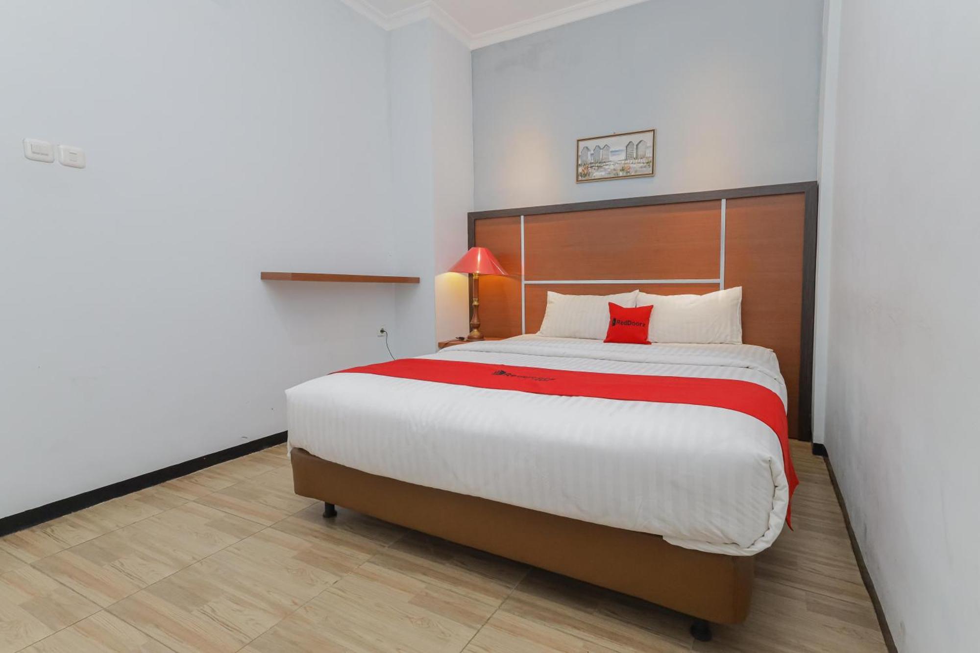 Reddoorz Plus At Swun Stay Raya Langsep Malang Esterno foto