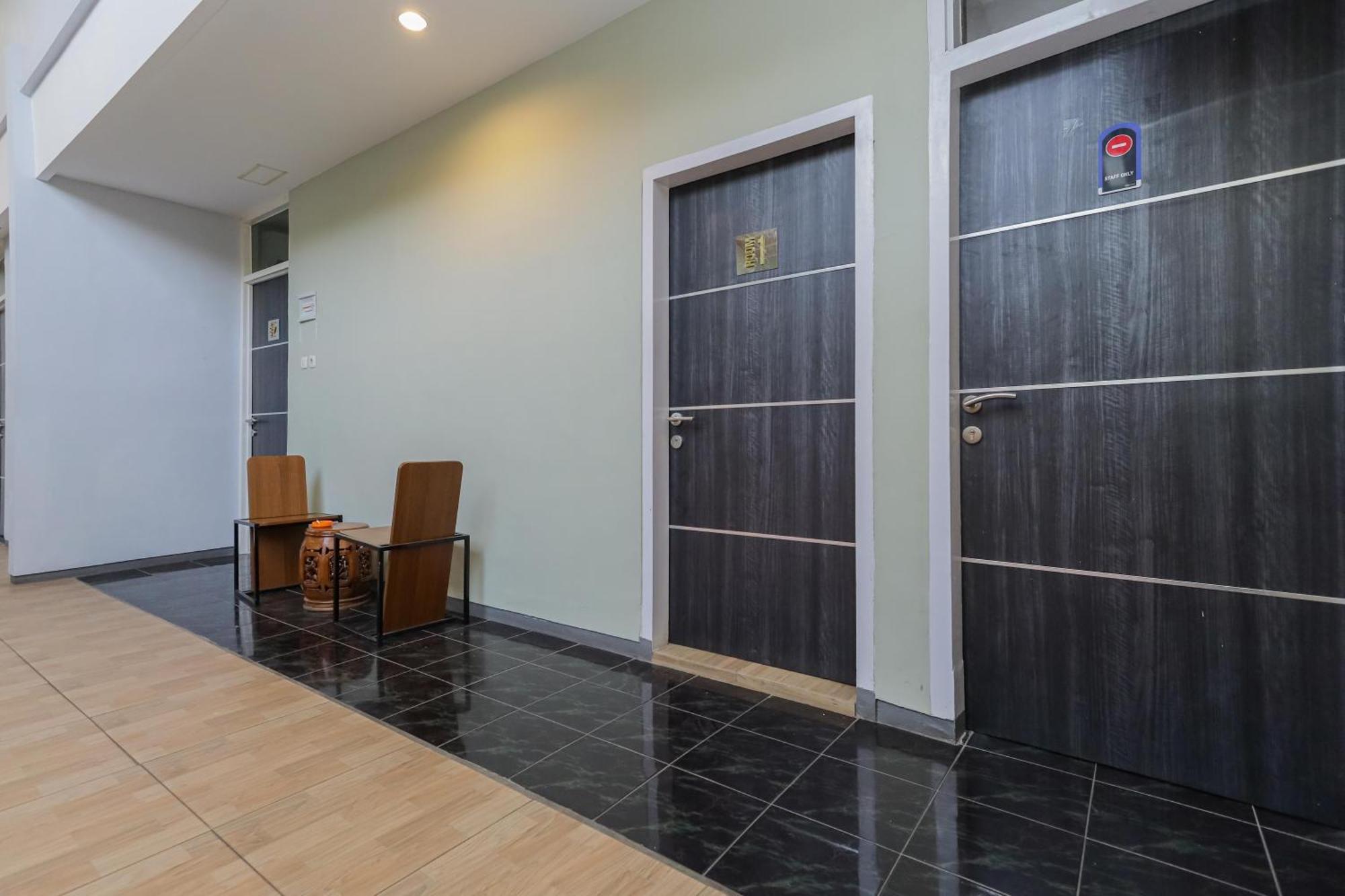 Reddoorz Plus At Swun Stay Raya Langsep Malang Esterno foto