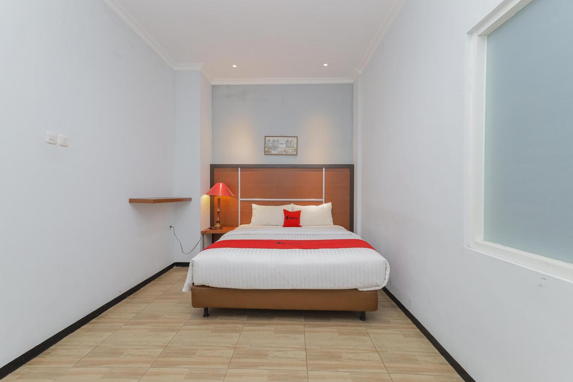 Reddoorz Plus At Swun Stay Raya Langsep Malang Esterno foto
